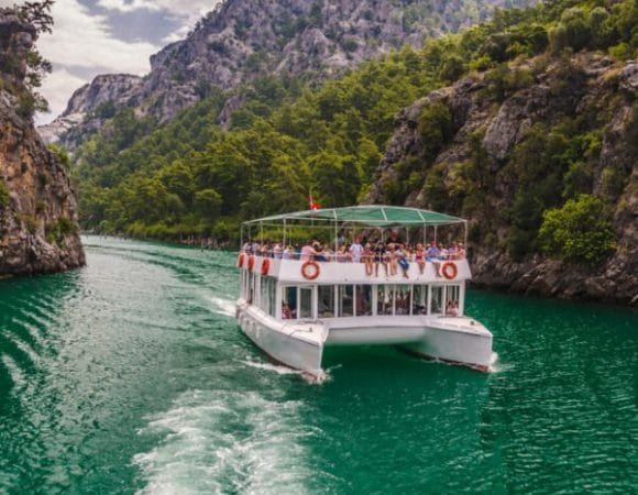 Excursion en bateau dans le canyon vert