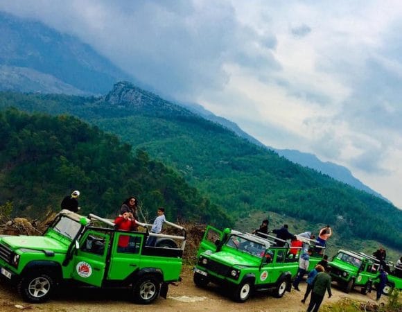 Escursione combinata Jeep Safari Rafting e Zipline