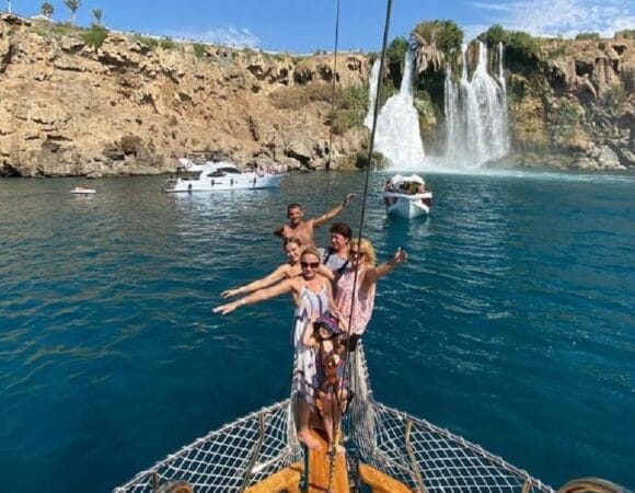 Tour in barca di Antalya alle cascate